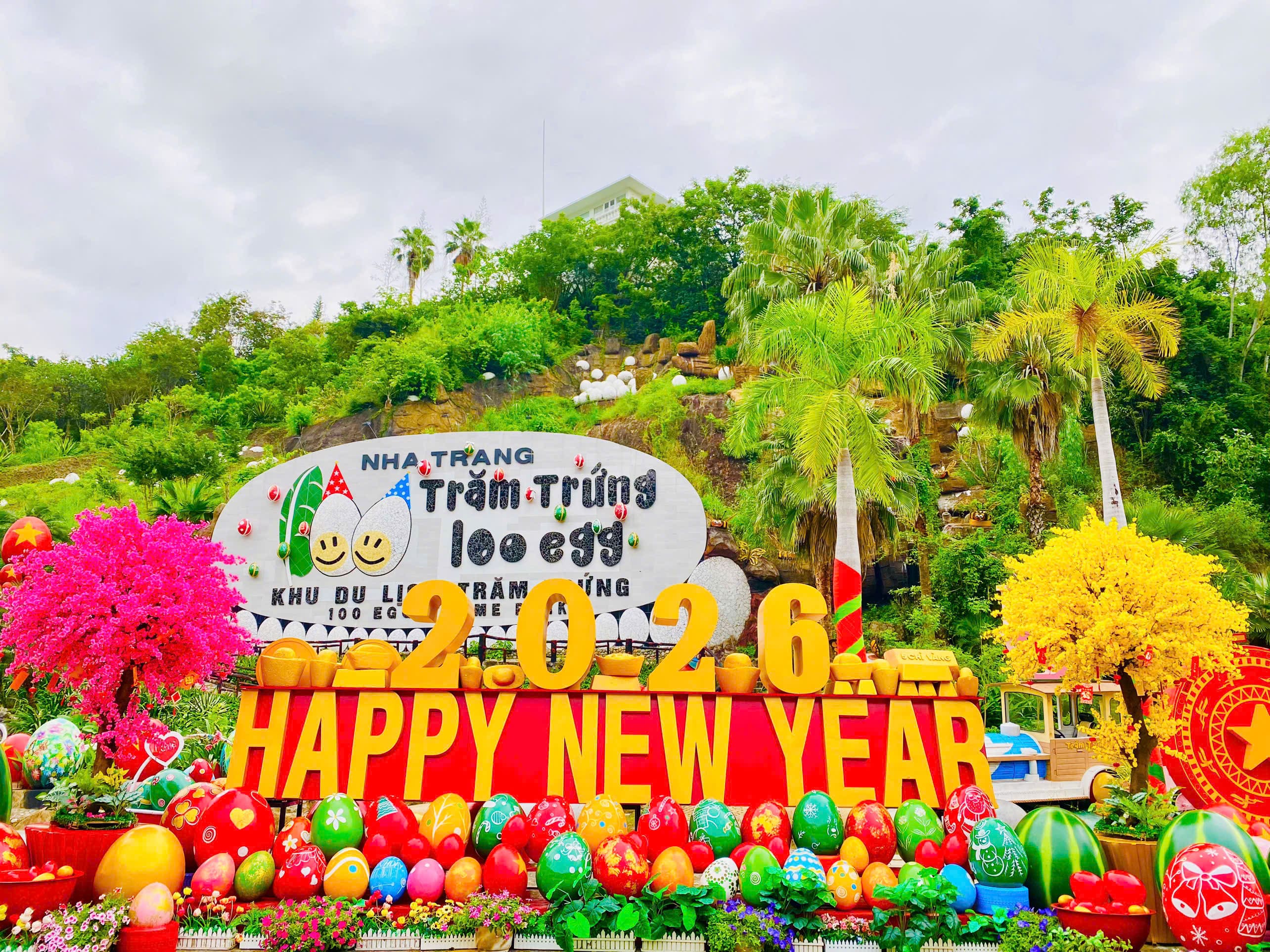 TỔ CHỨC YEAR END PARTY TẠI TRĂM TRỨNG